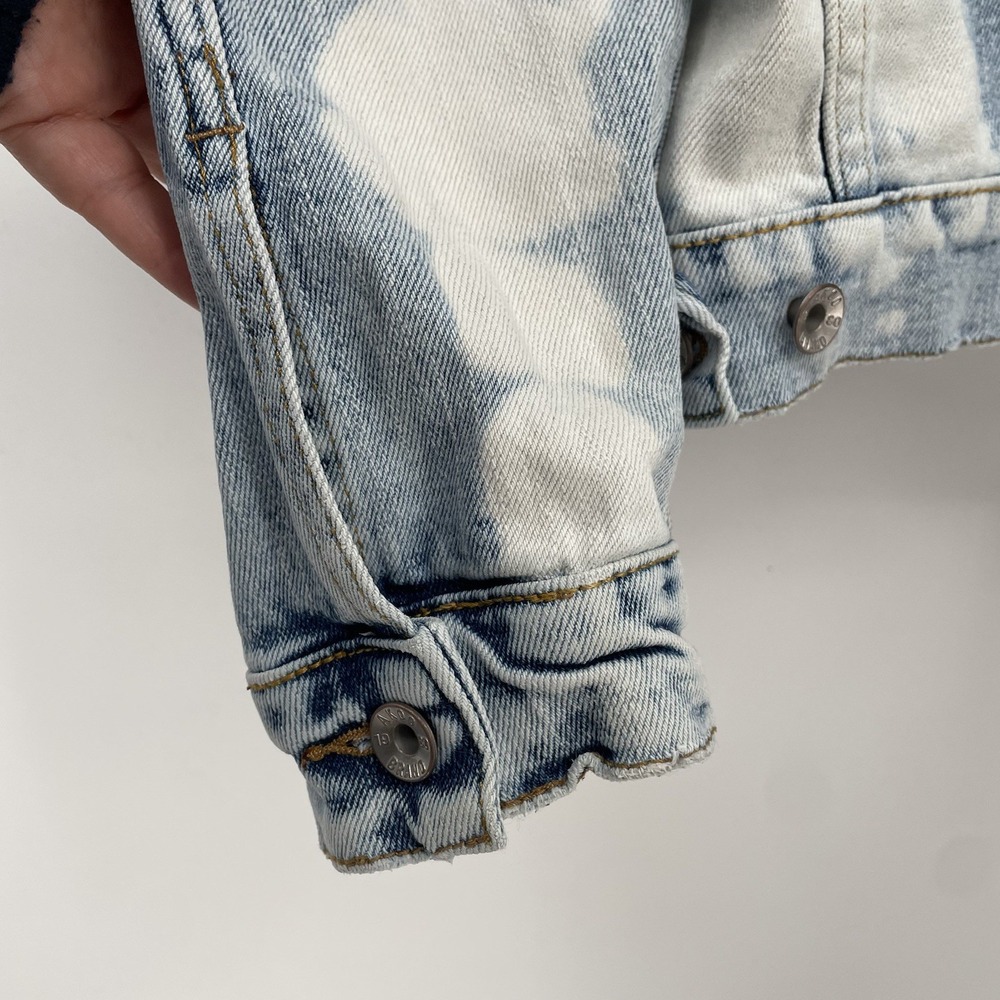 Akoo Oversized Distressed Denim Jacket Men's Size‎ M Floral Patches Metal Studs - Picture 8 of 16